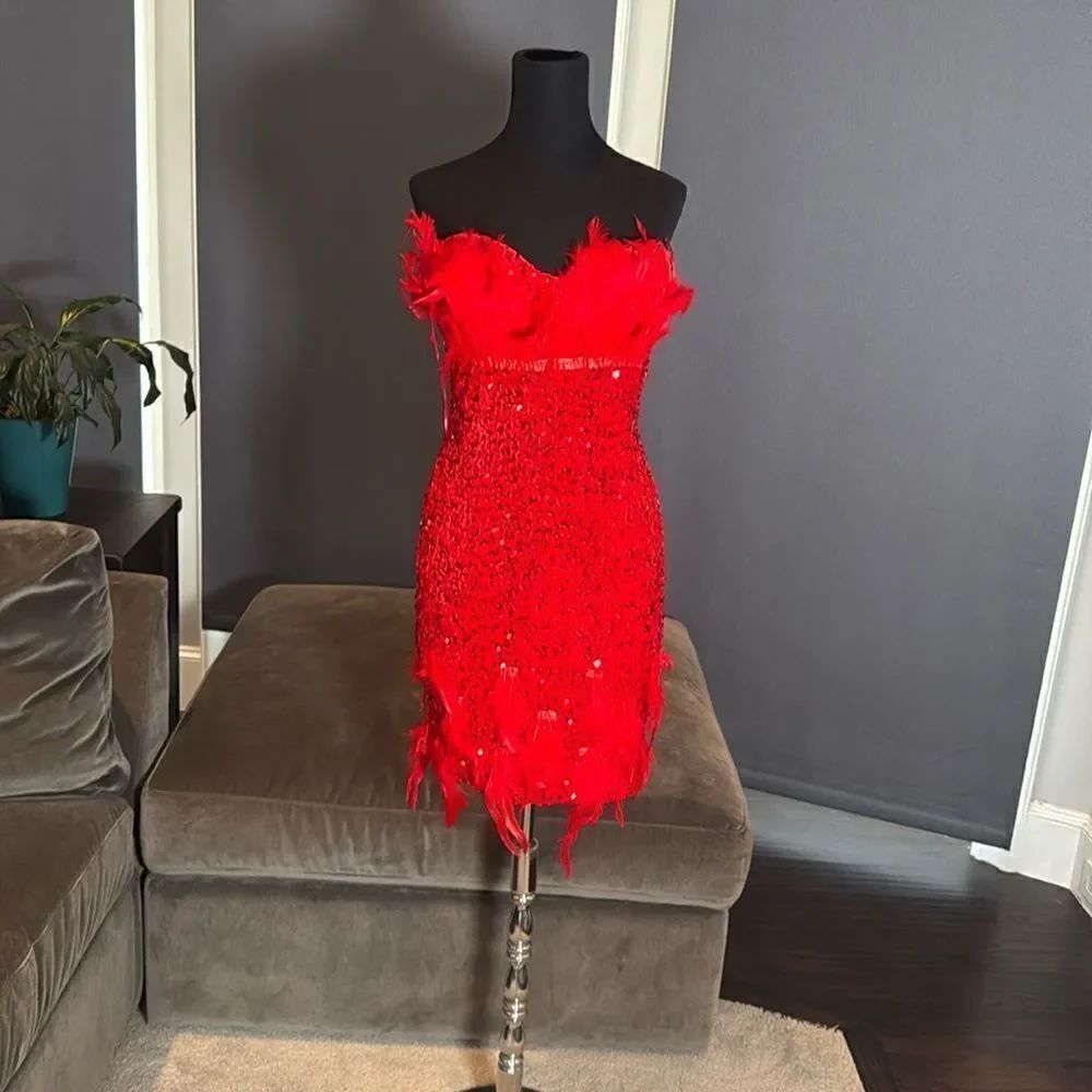 Women’s Short Red Strapless Sequined BodyCon Party Dress with Feathers Size L